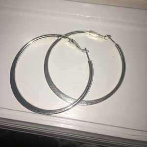 super cute silver hoop earrings